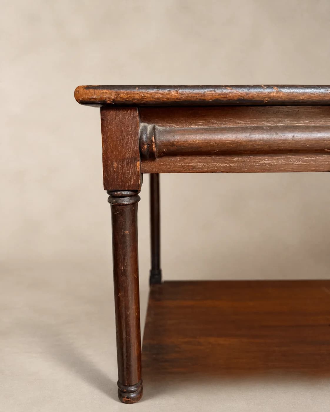 Smalle mahoniehouten bijzettafel