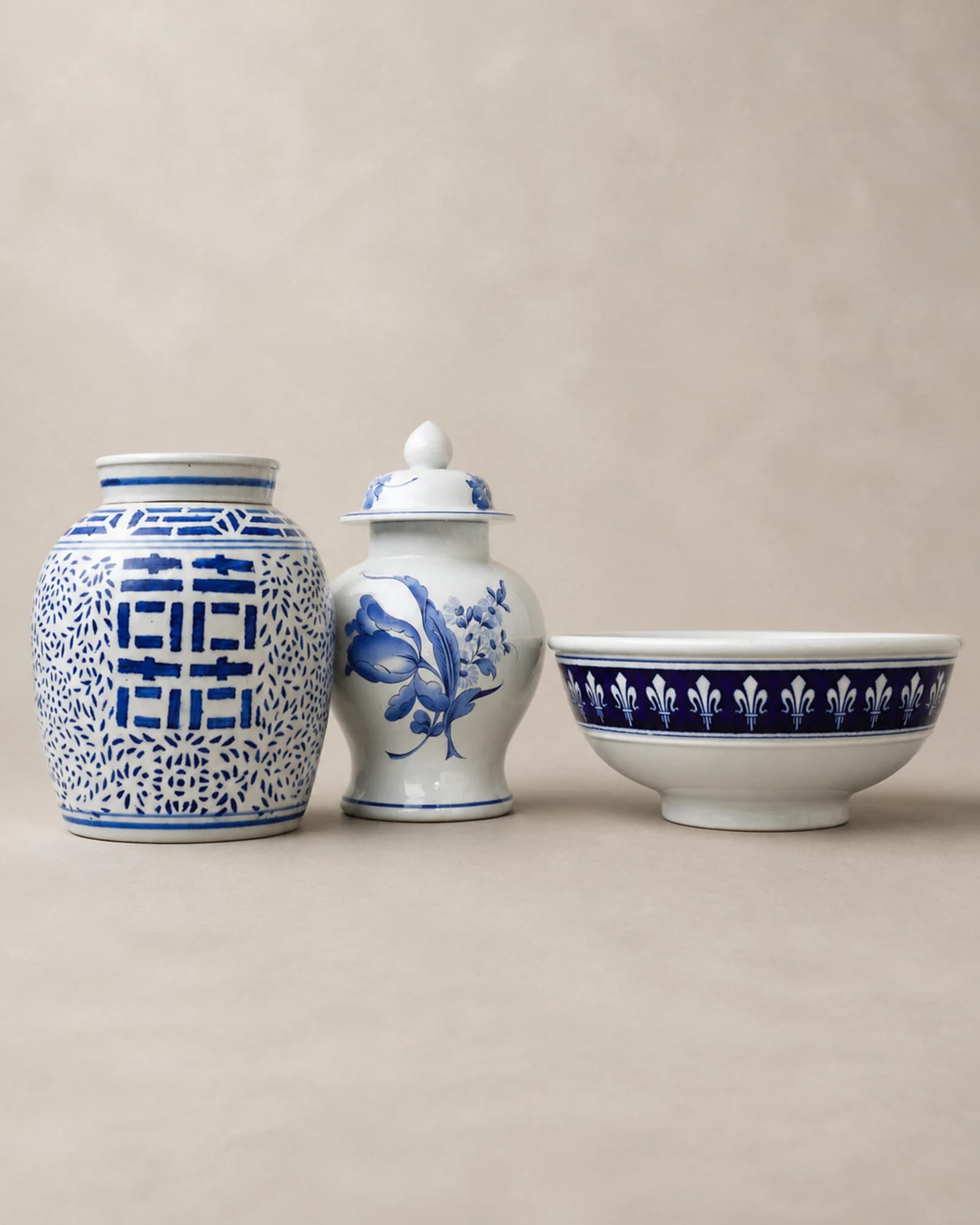 Set blauw-wit keramiek, volledig aanzicht